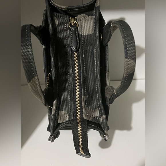 Coach Camo Print Canvas Small Cargo Tote 20 New without tags never used!! 🔥🔥 - Picture 7 of 16